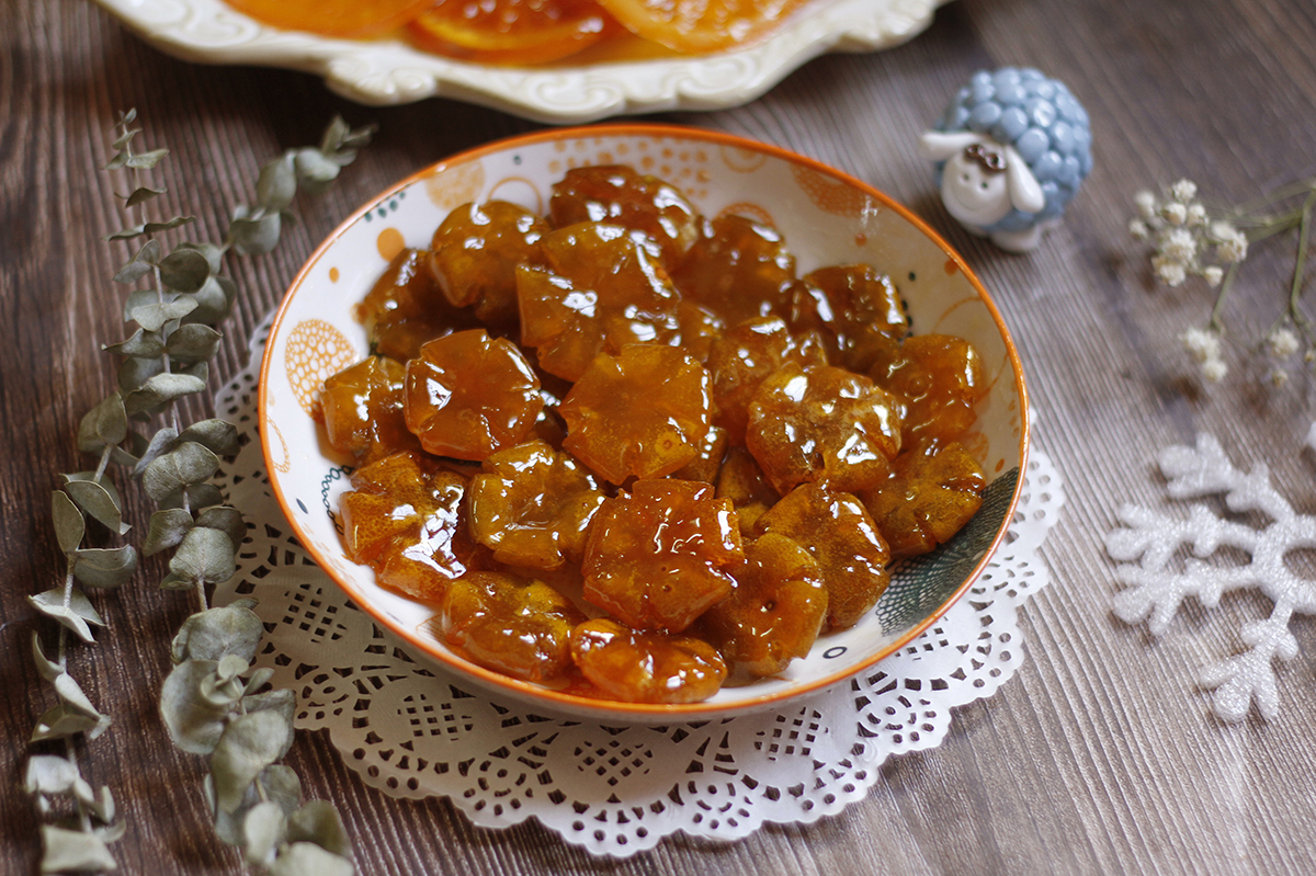 Quýt ngâm đường phèn là một trong những món ăn rất có lợi để phòng ho cảm cúm Quýt ngâm đường phèn là một trong những món ăn rất có lợi để phòng ho cảm cúm